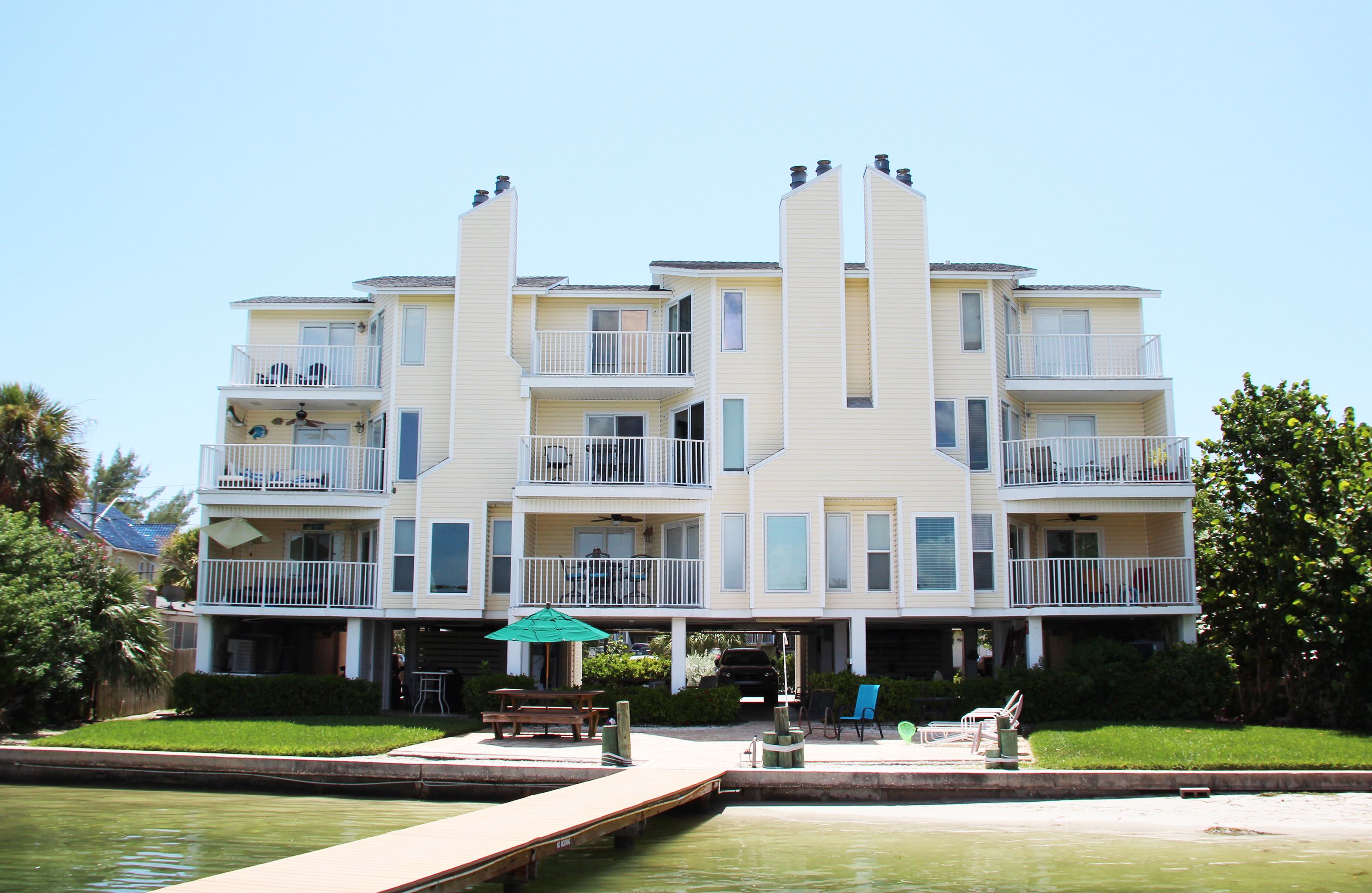 Details 123+ dexter's apartment interior latest tnbvietnam.edu.vn